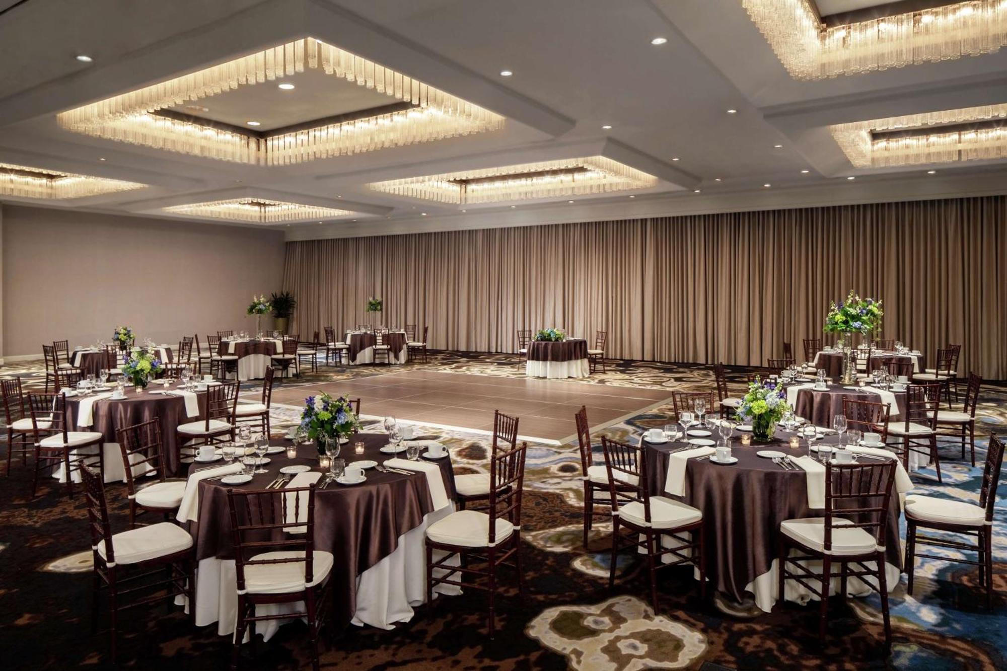 Doubletree By Hilton Manchester Downtown Buitenkant foto